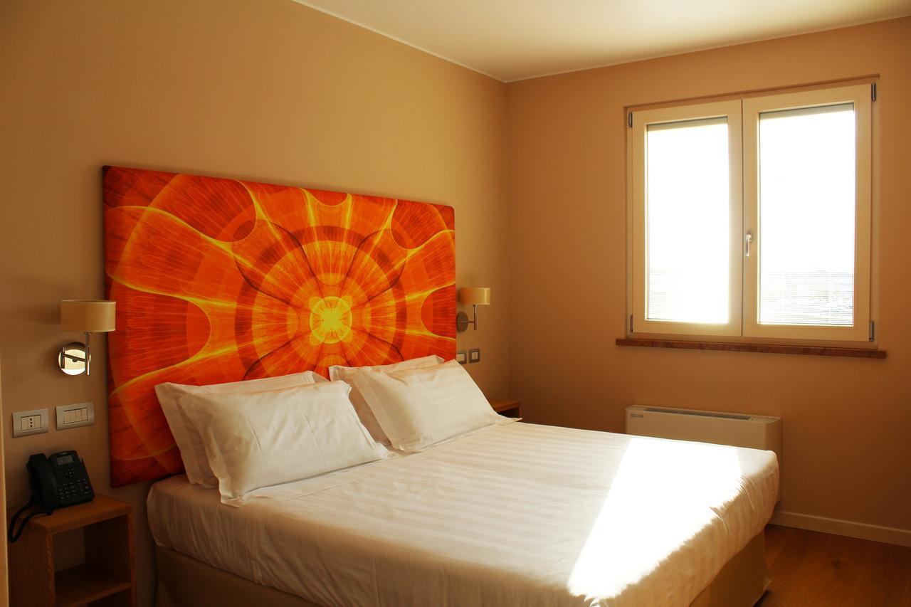 Dolcedorme Garni Hotel Parma Exterior photo